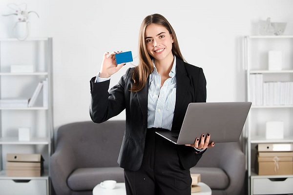 Thẻ tín dụng doanh nghiệp là gì? Lợi ích và điều kiện đăng ký